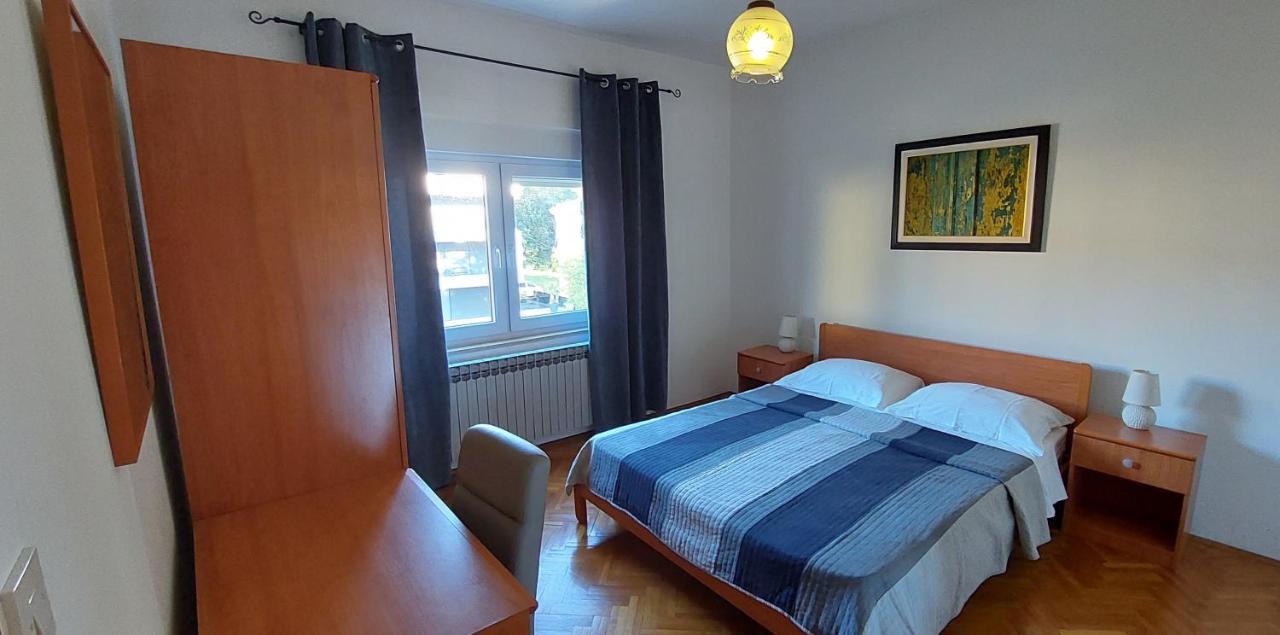 Villa Salvia Rooms And Apartments Ровінь Екстер'єр фото