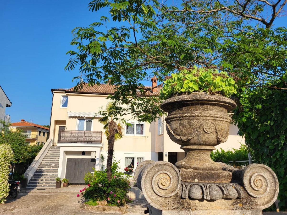 Villa Salvia Rooms And Apartments Ровінь Екстер'єр фото